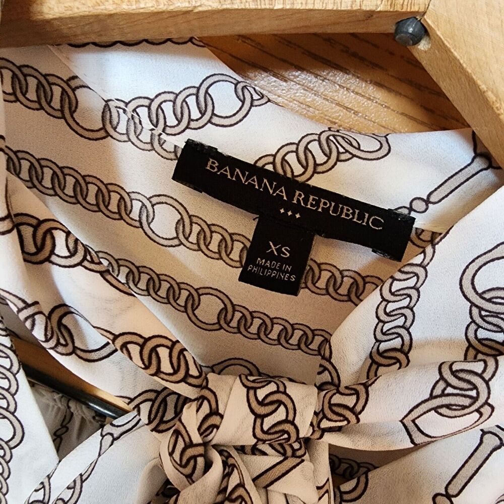 Banana Republic Chain Print Blouse Scarf‎ Tie Women's Size XS Black & White EUC - Picture 4 of 11